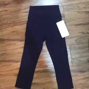 Lululemon cropped pants